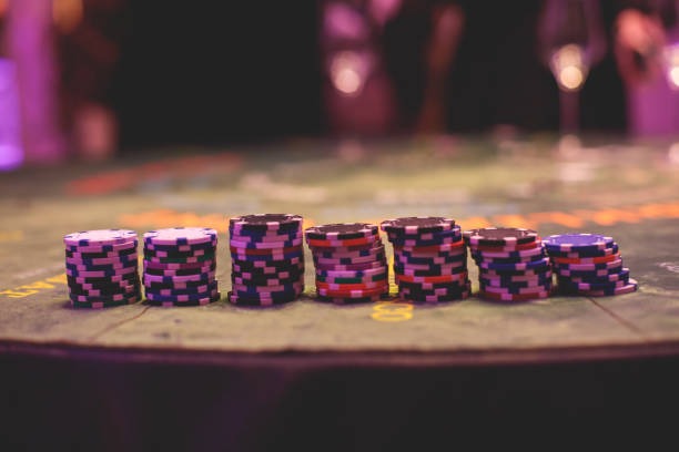 wd88 Sic Bo Dadu live dealer rolling dice with professional studio setup and betting interface